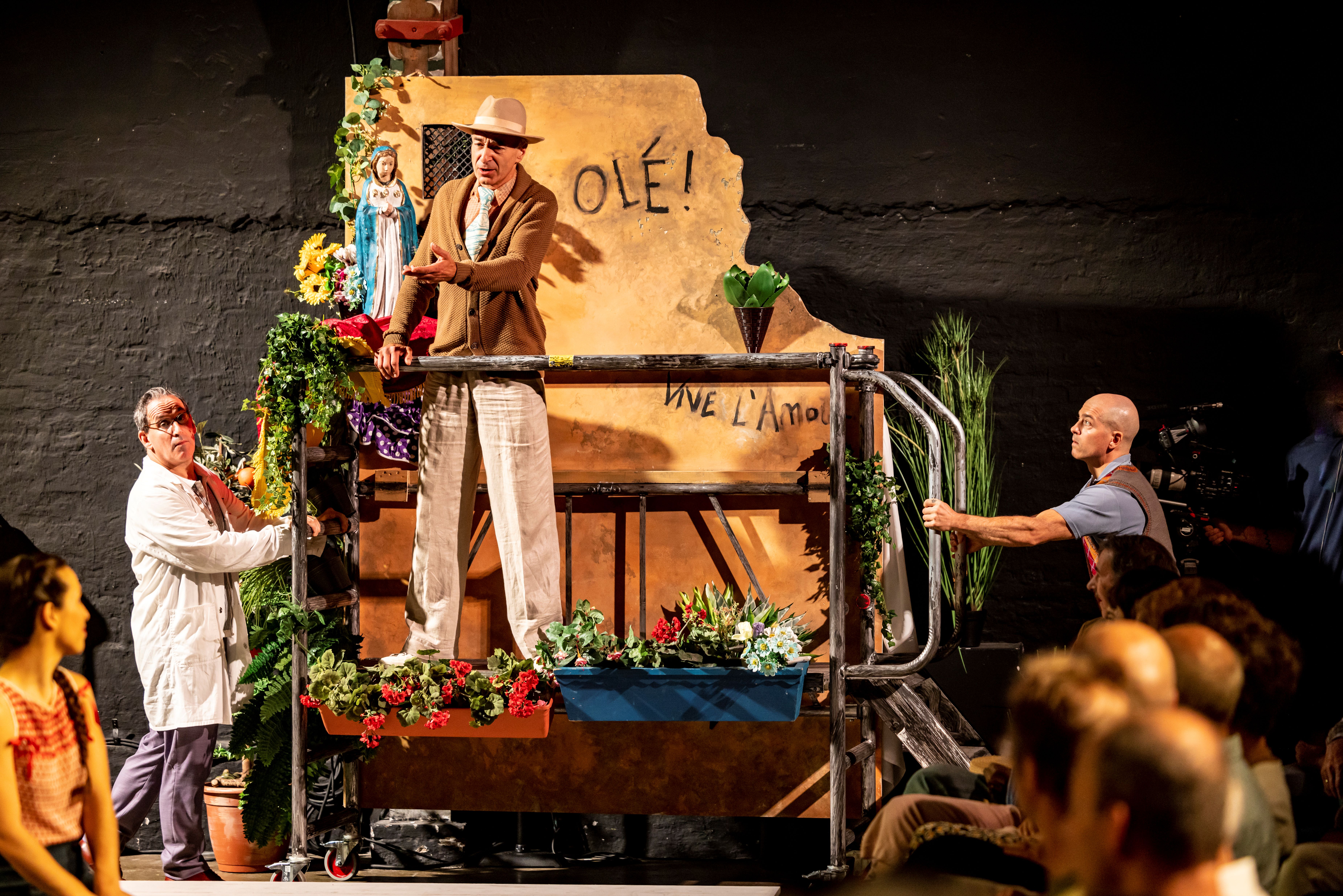 202427. ĀRT HOUSE 17 ¡Olé! (C Foppe Schut FOM24 HR © Foppe Schut FS24 112603)