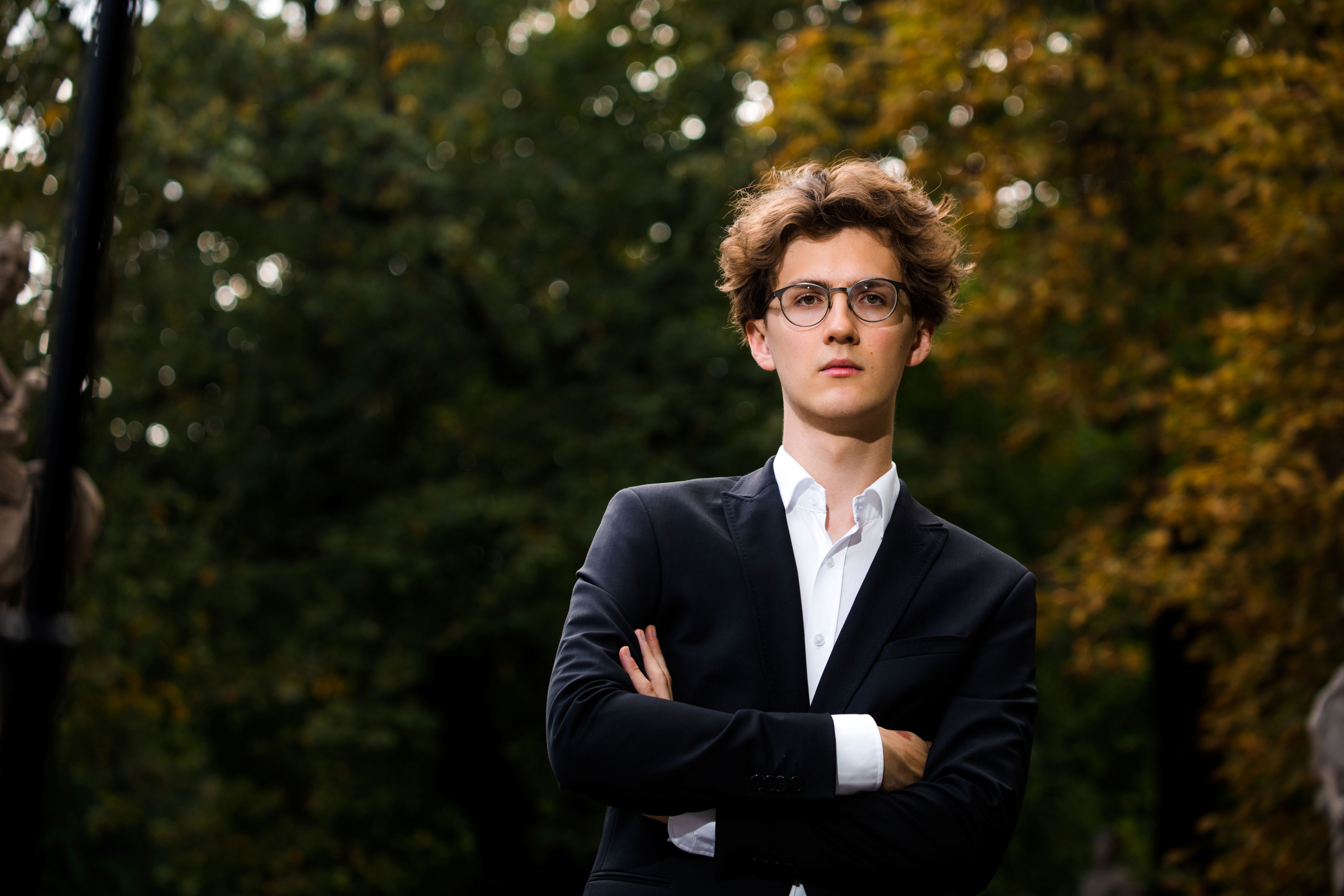 202614. Maciej Skreczkowski - The Playing Byrd 3: Byrd & Bull 31 Aug 13.00 084.1 Maciej 09 ©Piotr Grzybowski