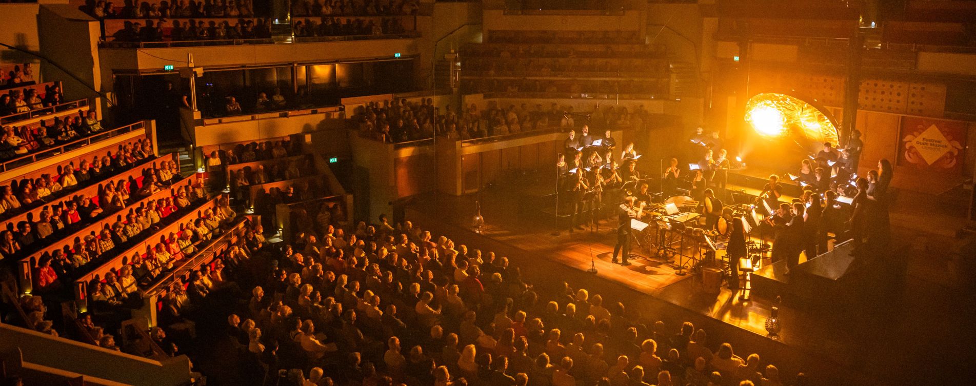 Model.HeaderVisualTitle