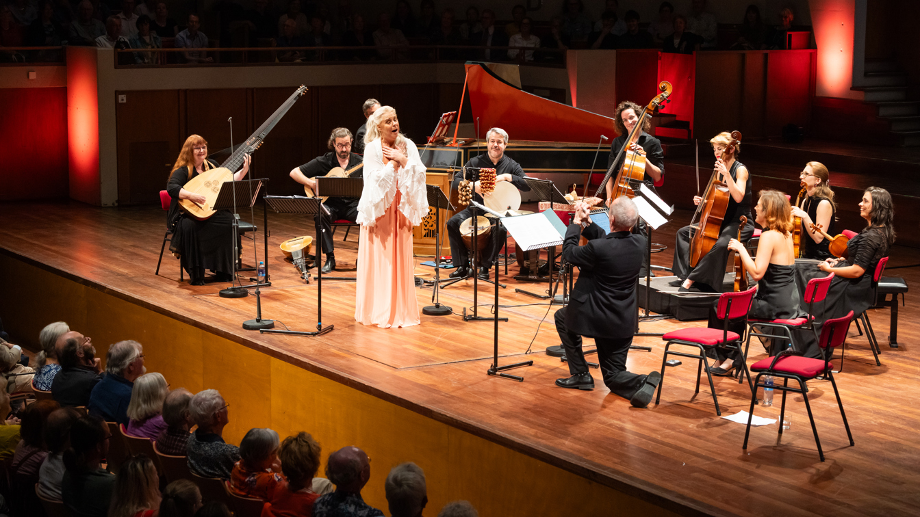 202525. L’Arpeggiata : Christina Pluhar & Malena Ernman (7408 Mariekewijntjes)