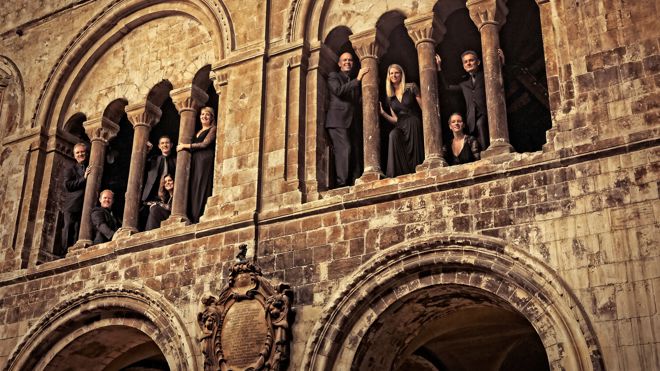 202633. Tenebrae Choir - The Singing Byrd 4: Mass for Five Voices Credit Nick White