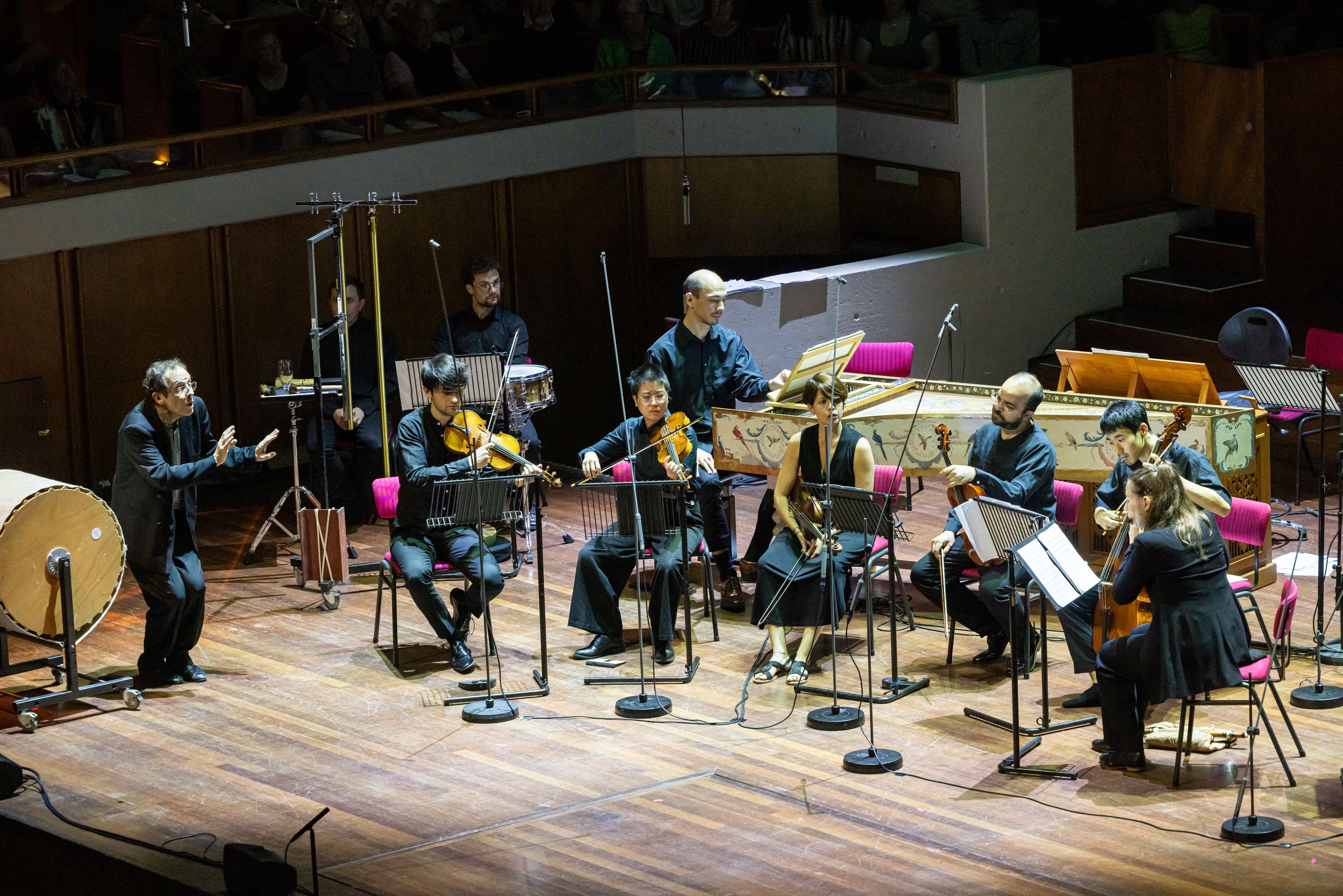 202443. Arlequin Philosophe De Caribische Barok Van Kourou (C Marieke Wijntjes MW 6517)